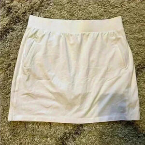 Talbots brand skirt/shorts sports/tennis/pickleball. Zippered pockets (F111)
